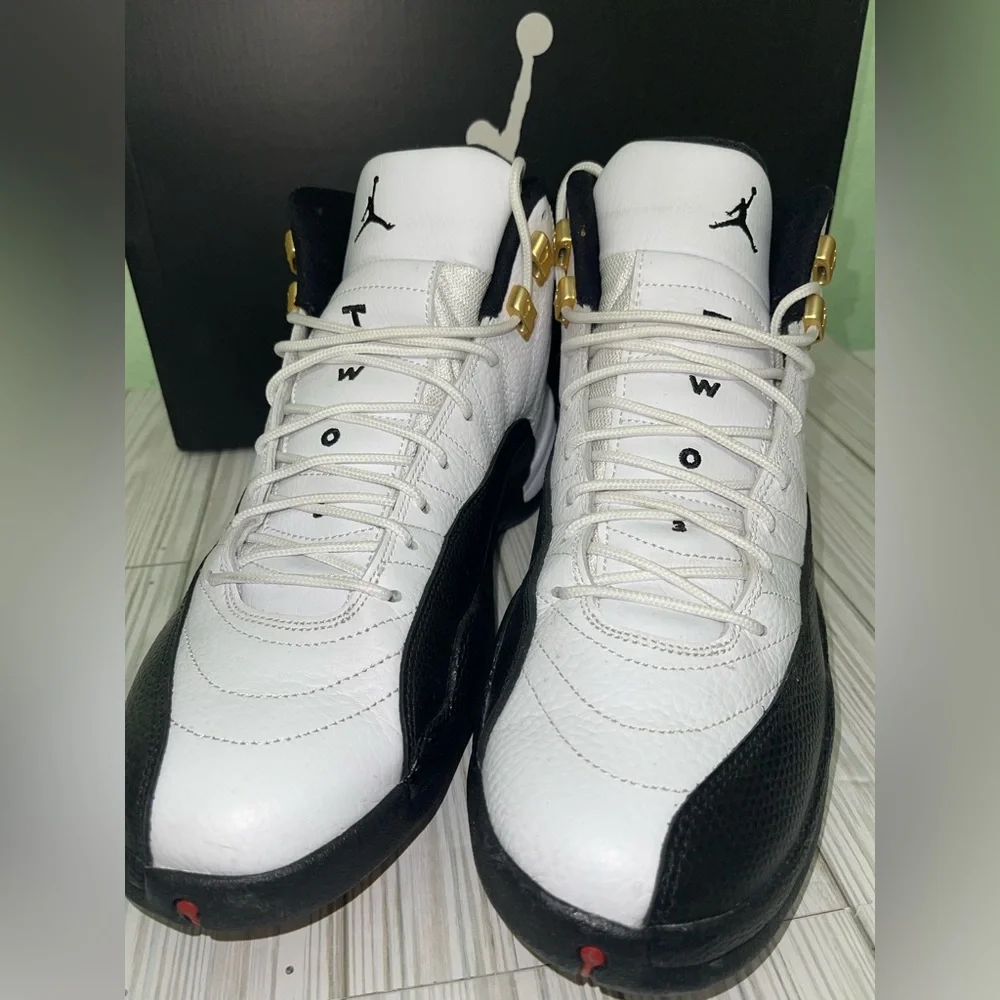 Preowned/lightly Used: Air Jordan 12 TAXI, white blk Varsity Red Retro, Size 10. - Picture 5 of 11